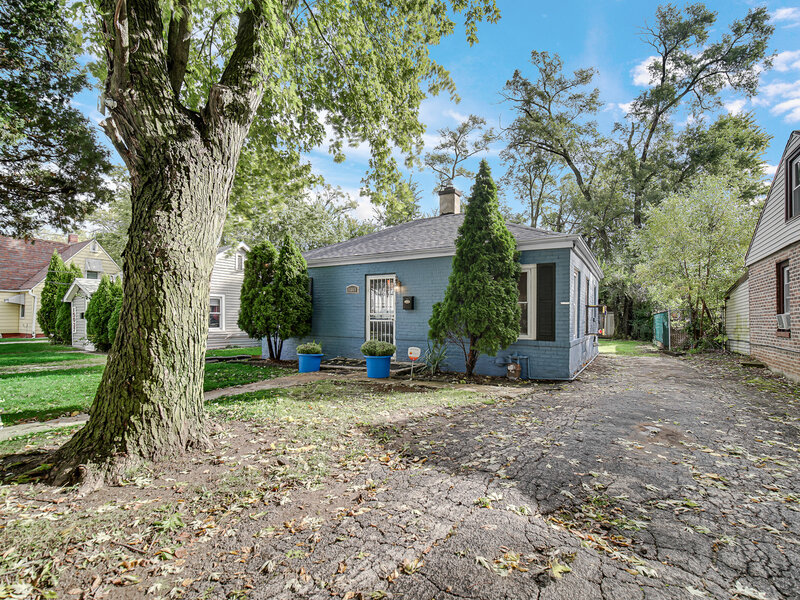 15041 Riverside Drive South Holland IL 60473