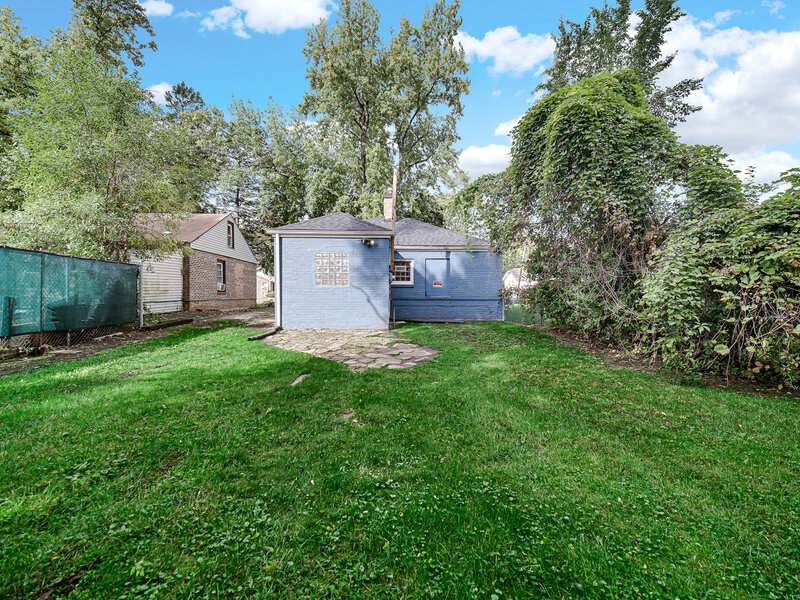 15041 Riverside Drive South Holland IL 60473