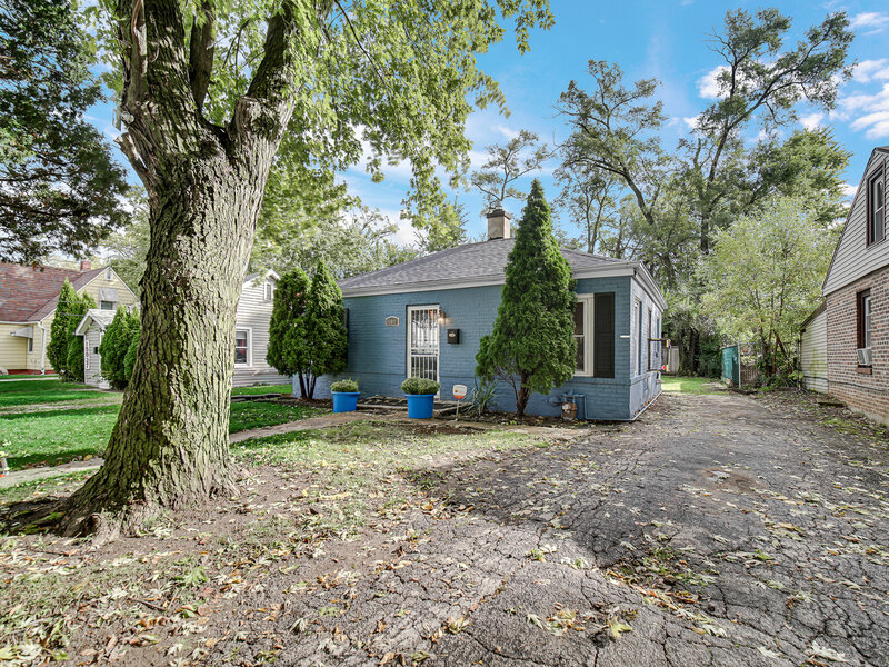 15041 Riverside Drive South Holland IL 60473