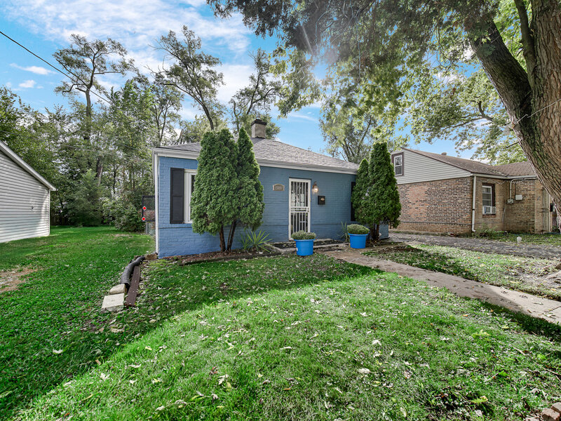15041 Riverside Drive South Holland IL 60473