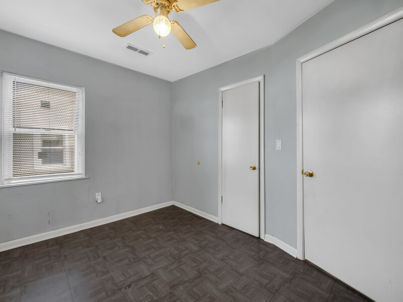 15041 Riverside Drive South Holland IL 60473