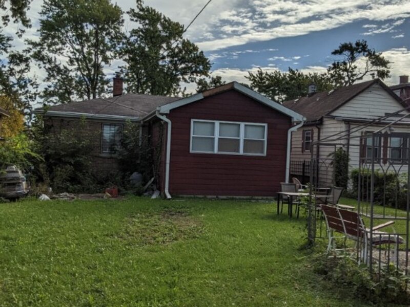 8520 S Laflin Street Chicago IL 60620