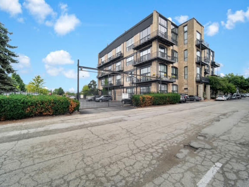 2614 N Clybourn Avenue Chicago IL 60614