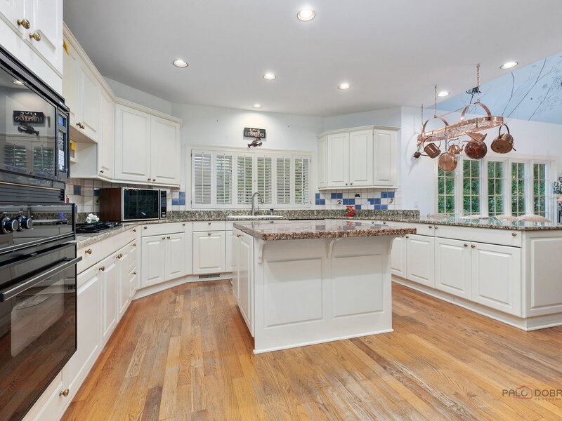 1 Briarwood Lane Lincolnshire IL 60069