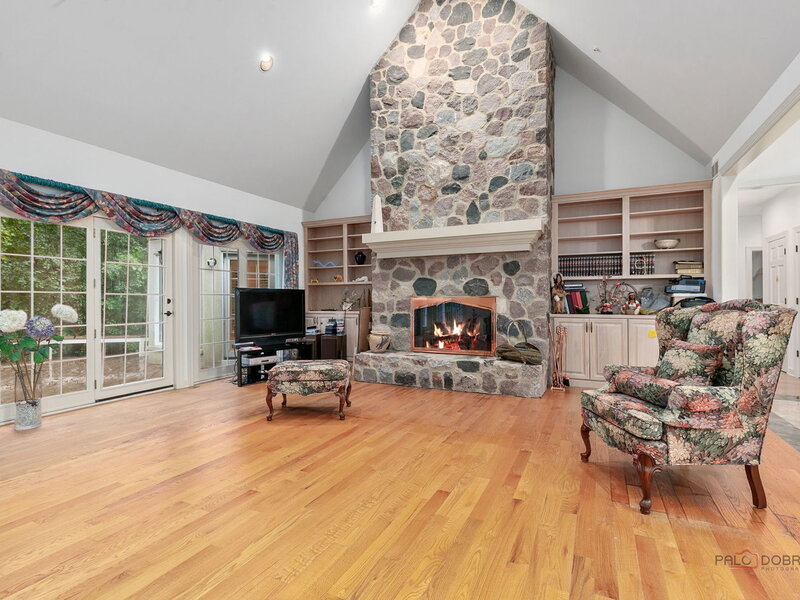 1 Briarwood Lane Lincolnshire IL 60069