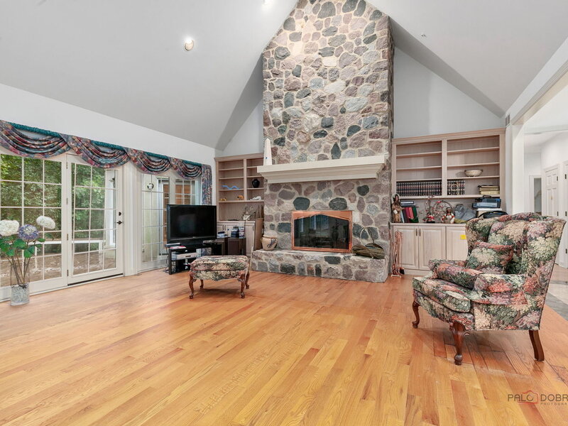 1 Briarwood Lane Lincolnshire IL 60069