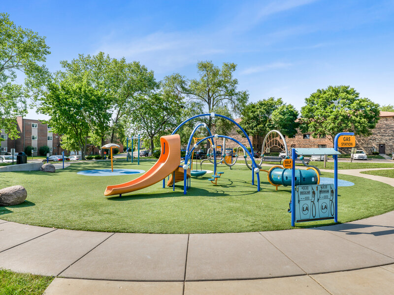 107 W Elk Trail Carol Stream IL 60188