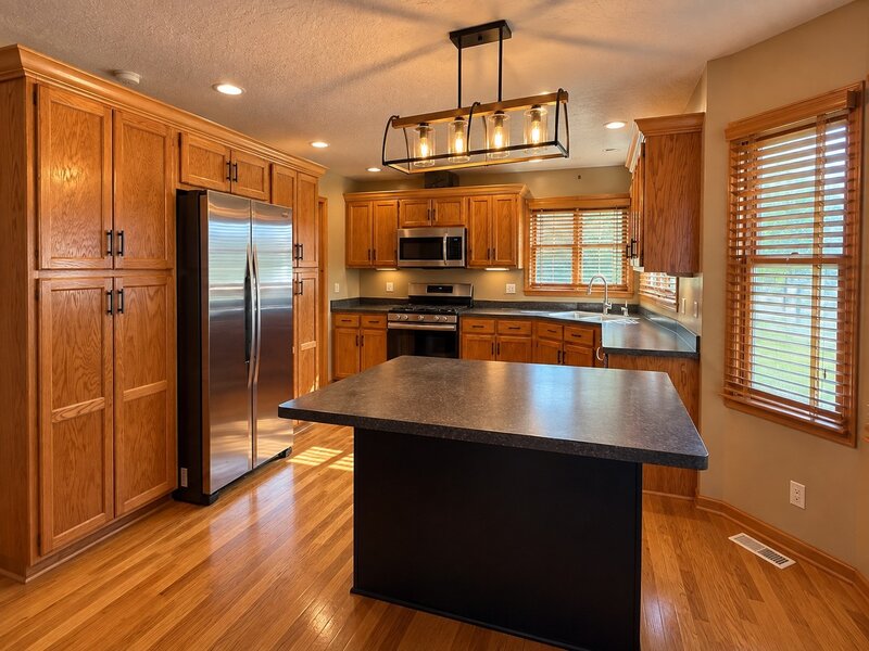 933 Brian Drive Manteno IL 60950