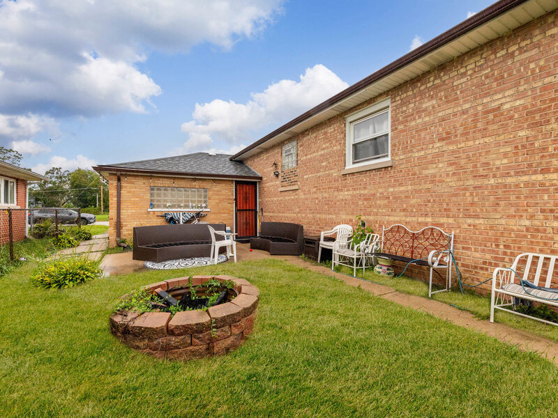 15225 5th Avenue Phoenix IL 60426