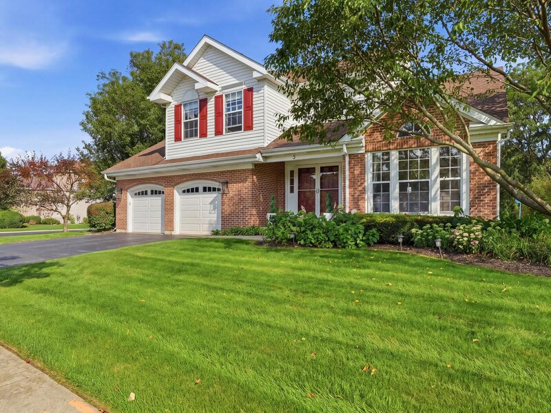 3 White Fence Trail Streamwood IL 60107
