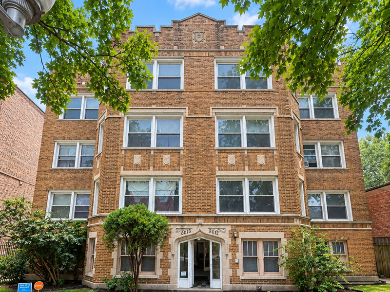 8012 S Essex Avenue Chicago IL 60617