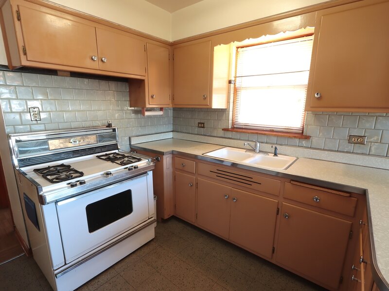 5735 S Moody Avenue Chicago IL 60638