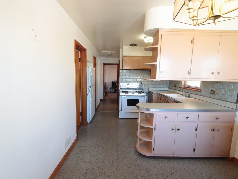 5735 S Moody Avenue Chicago IL 60638