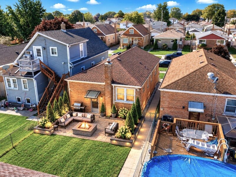 5735 S Moody Avenue Chicago IL 60638