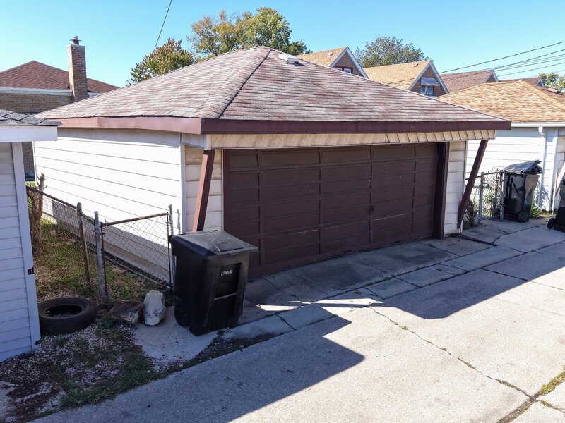 5735 S Moody Avenue Chicago IL 60638