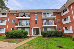 Photo of 10113 Old Orchard Court Skokie IL 60076 Unit 103