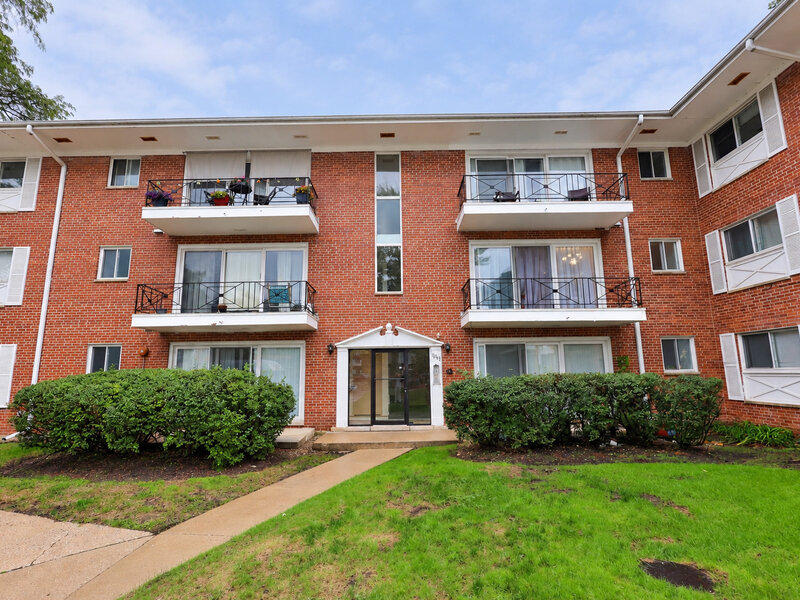 10113 Old Orchard Court Skokie IL 60076