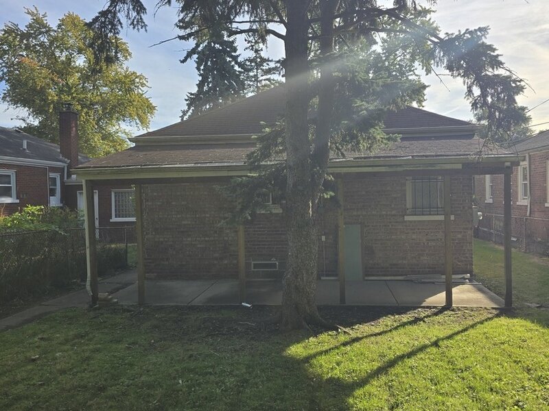 12222 S Wentworth Avenue Chicago IL 60628