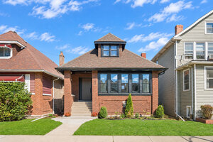Photo of 5152 W Warwick Avenue Chicago IL 60641