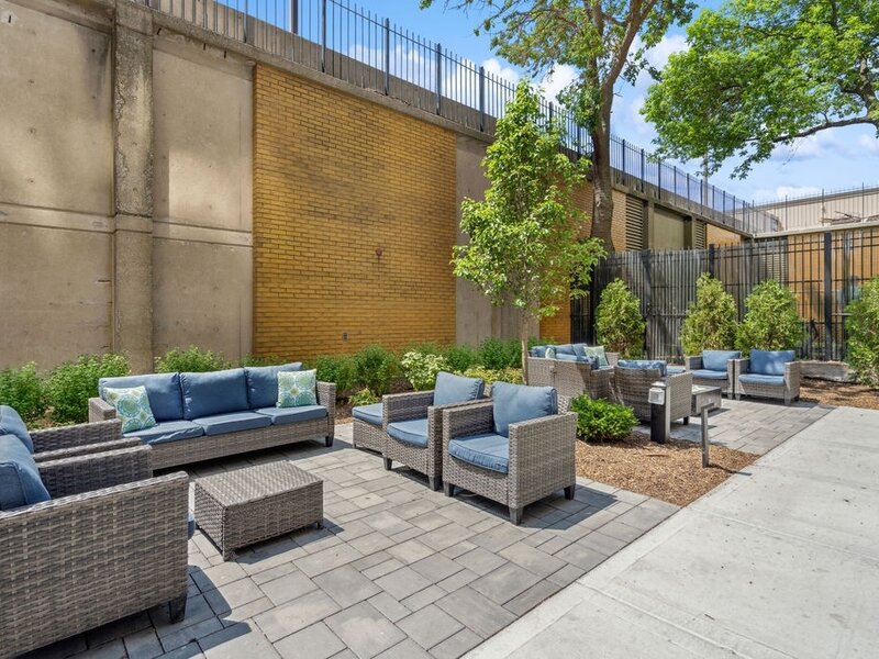3950 N Lake Shore Drive Chicago IL 60613