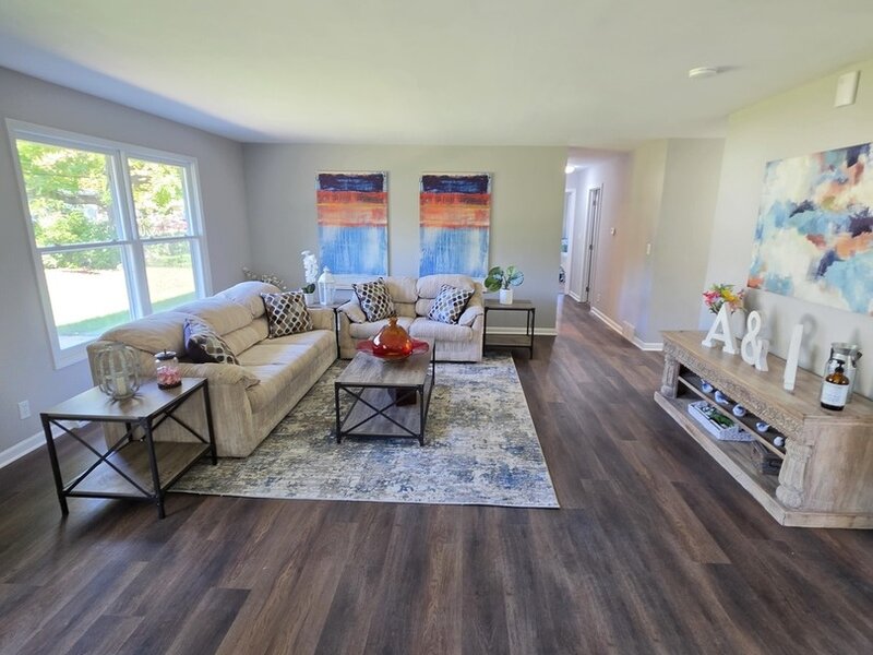 2059 Robert Street Aurora IL 60506