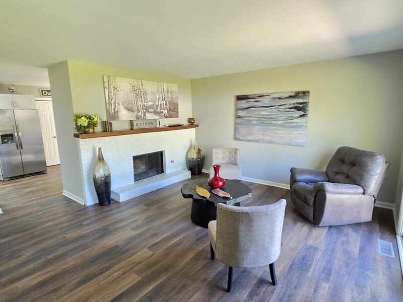 2059 Robert Street Aurora IL 60506