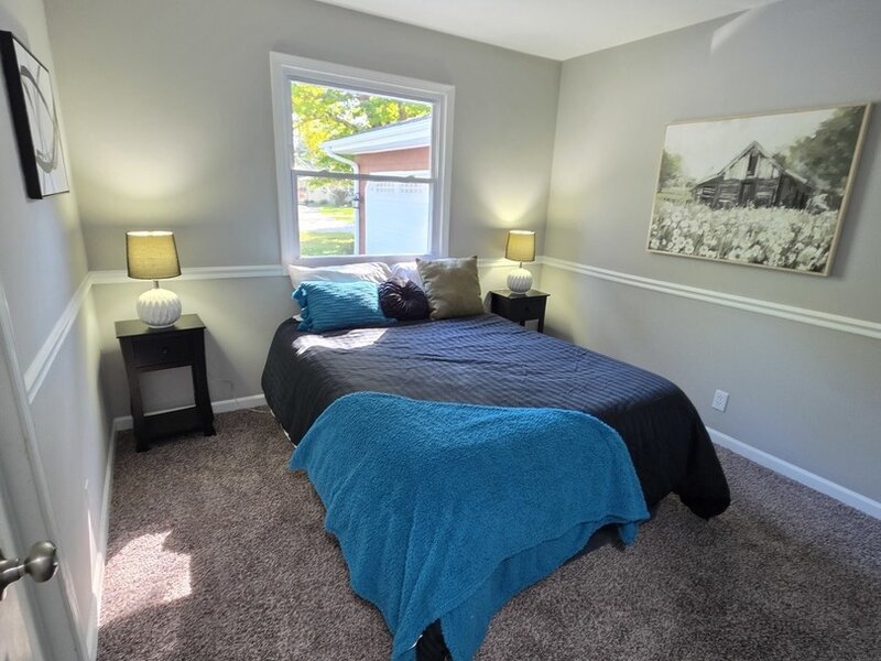 2059 Robert Street Aurora IL 60506