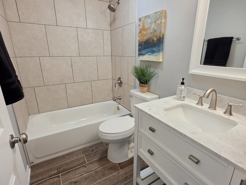 2059 Robert Street Aurora IL 60506