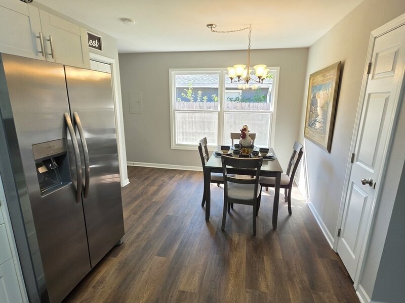 2059 Robert Street Aurora IL 60506