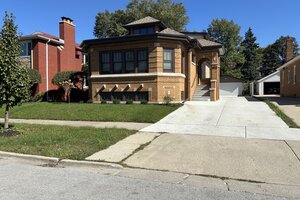 Photo of 10611 S Claremont Avenue Chicago IL 60643