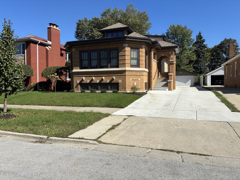 10611 S Claremont Avenue Chicago IL 60643