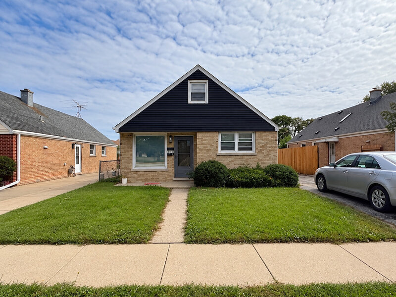4137 Ruby Street Schiller Park IL 60176