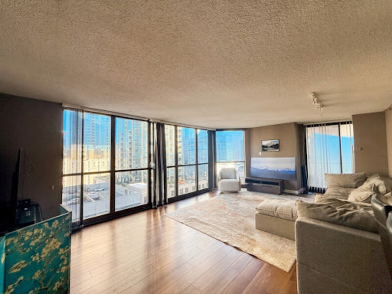 10 E Ontario Street Chicago IL 60611