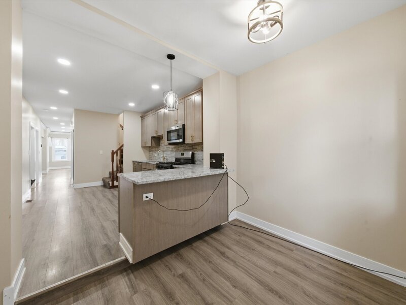 8041 S Escanaba Avenue Chicago IL 60617