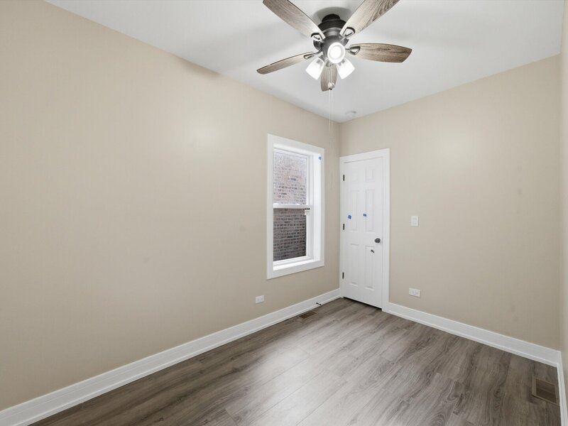 8041 S Escanaba Avenue Chicago IL 60617
