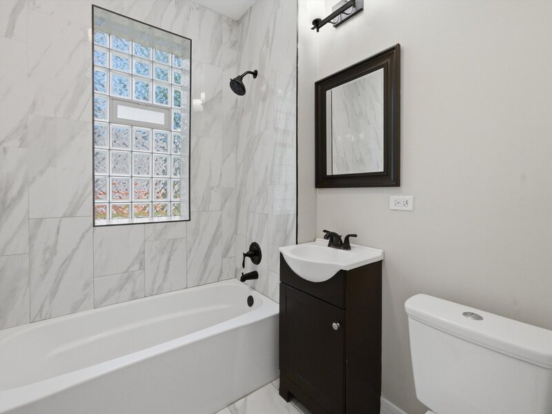 8041 S Escanaba Avenue Chicago IL 60617
