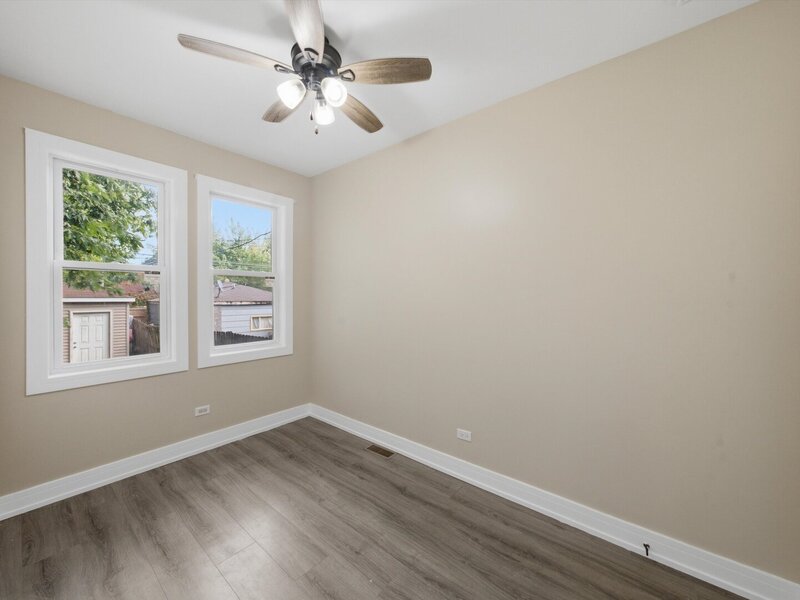 8041 S Escanaba Avenue Chicago IL 60617