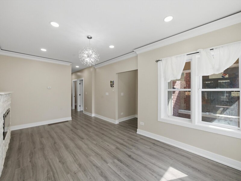 8041 S Escanaba Avenue Chicago IL 60617
