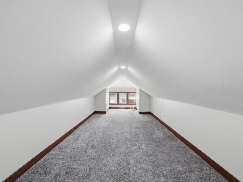 8041 S Escanaba Avenue Chicago IL 60617