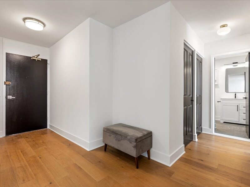 1560 N Sandburg Terrace Chicago IL 60610