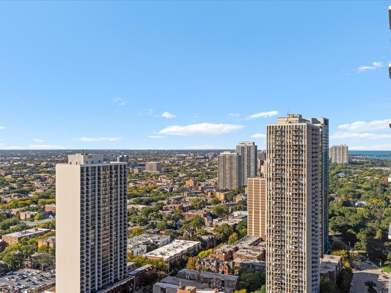 1560 N Sandburg Terrace Chicago IL 60610