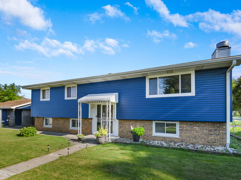 9401 S 80th Court Hickory Hills IL 60457