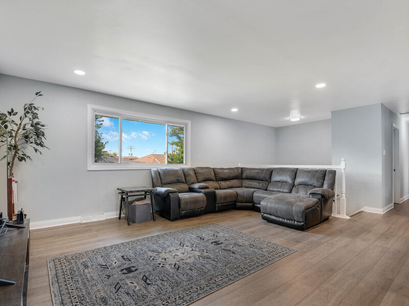 9401 S 80th Court Hickory Hills IL 60457
