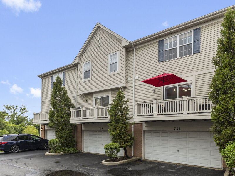 721 Hanbury Drive Des Plaines IL 60016