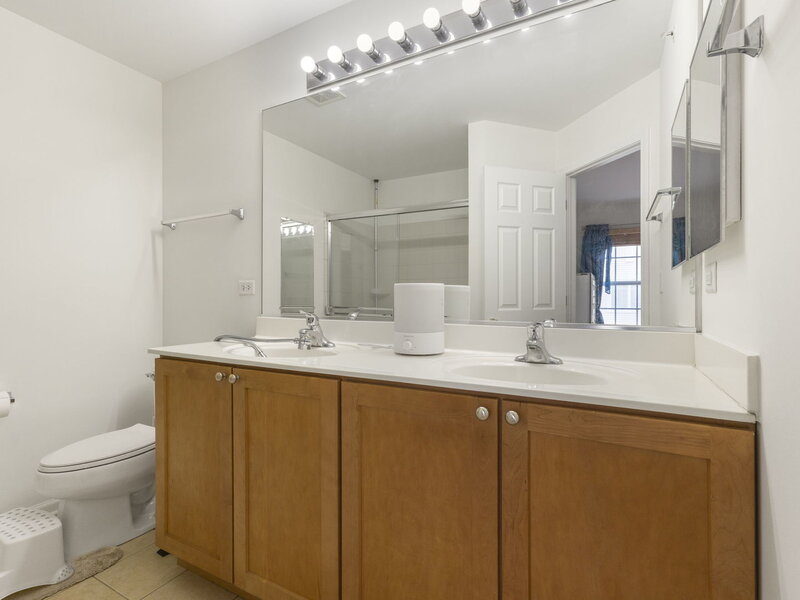 721 Hanbury Drive Des Plaines IL 60016