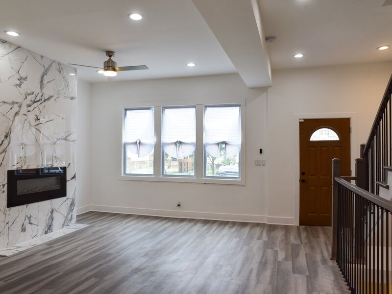 5843 S Indiana Avenue Chicago IL 60637