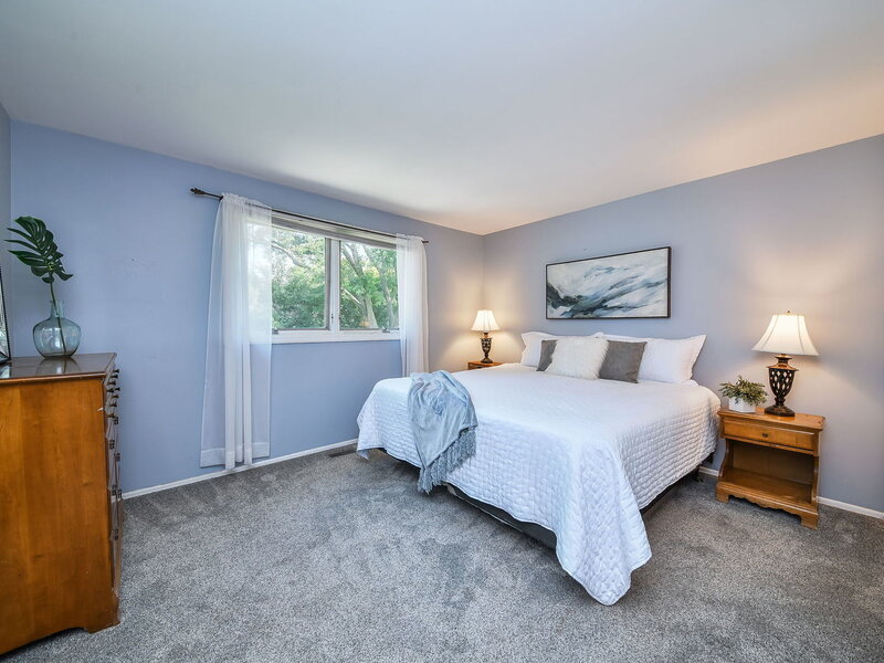 2287 Durham Drive Wheaton IL 60189