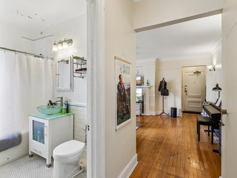 1755 E 55th Street Chicago IL 60615