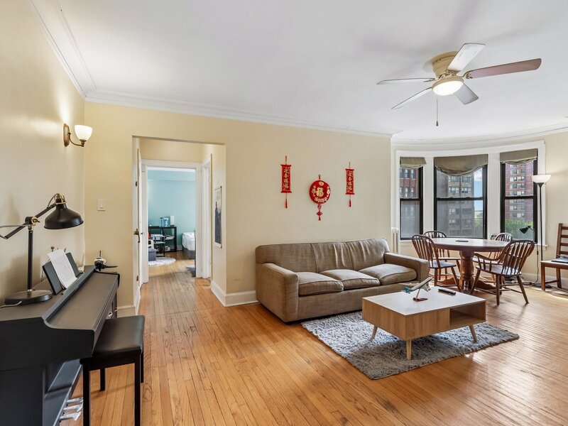 1755 E 55th Street Chicago IL 60615