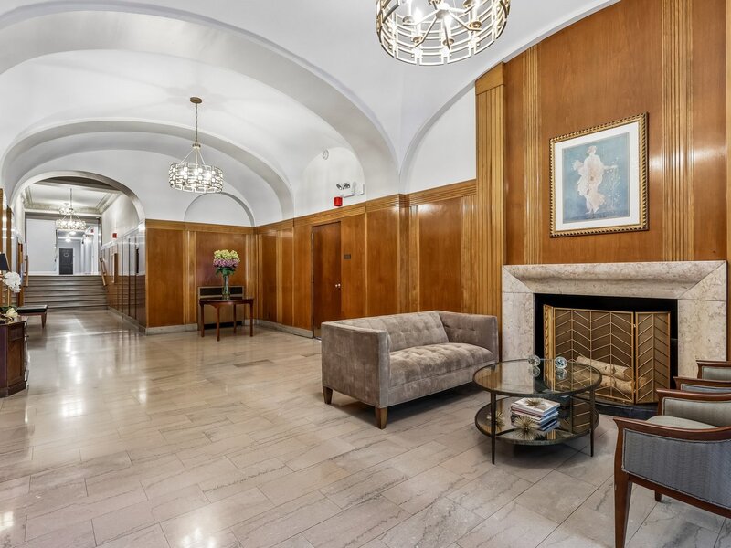 1755 E 55th Street Chicago IL 60615